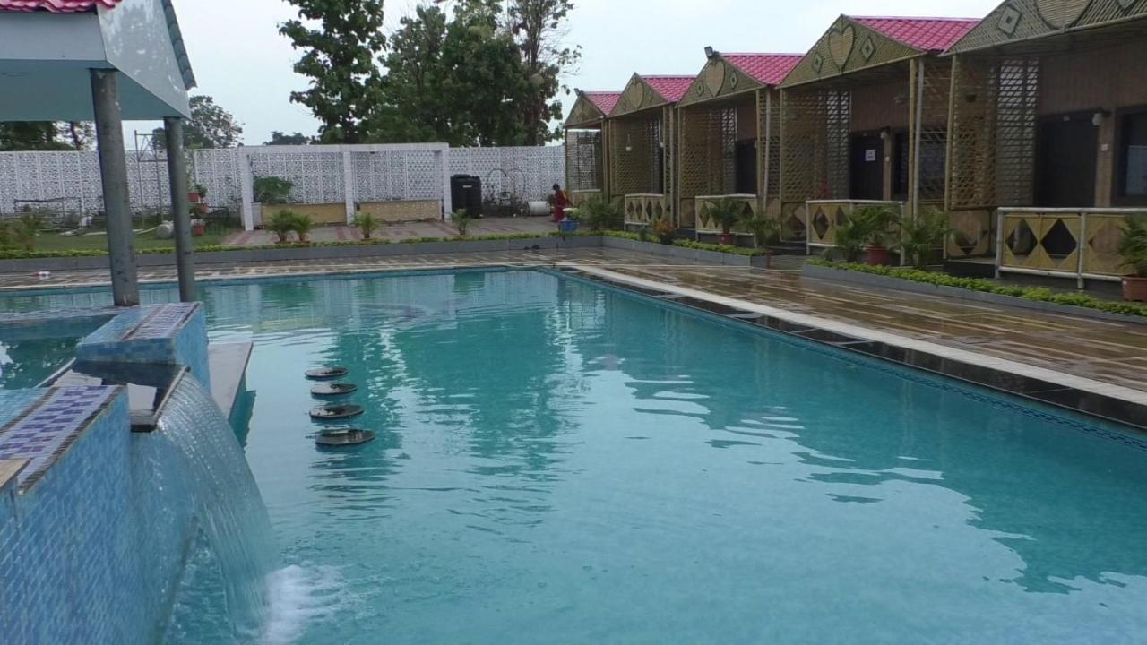Midwaay Resort Patratu Exterior photo