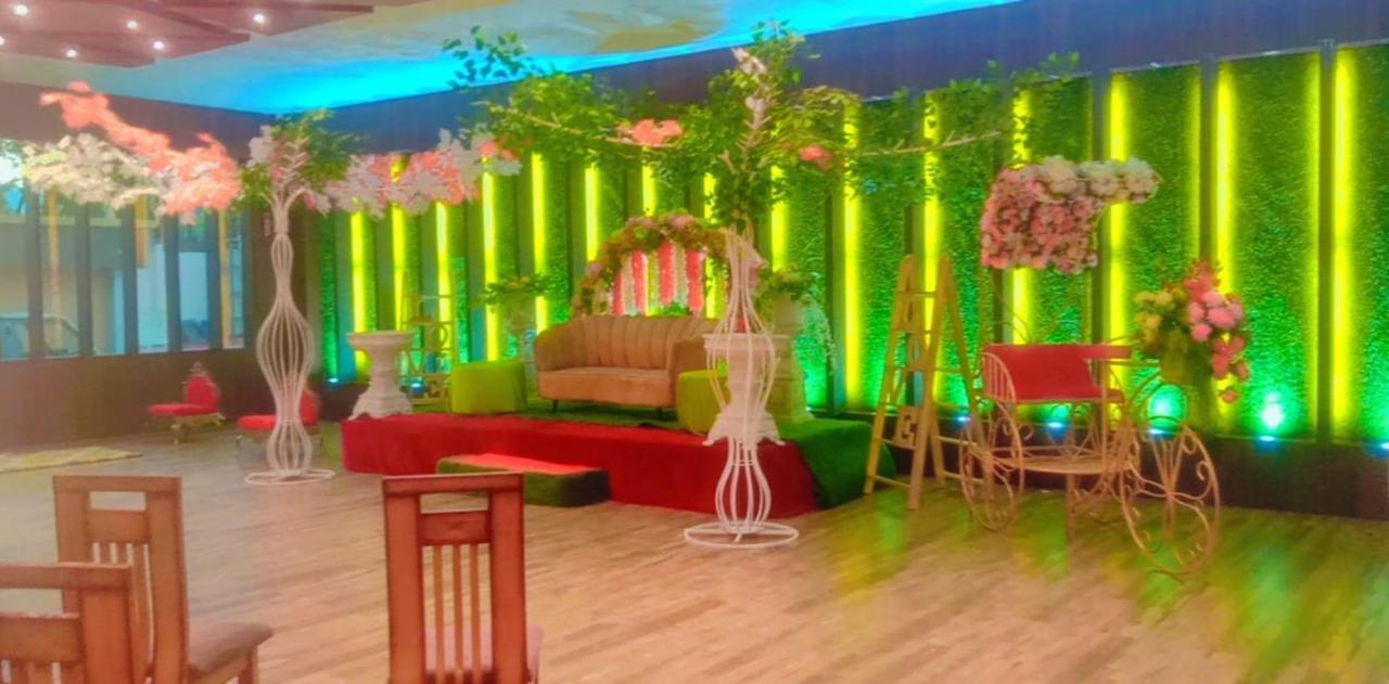 Midwaay Resort Patratu Exterior photo